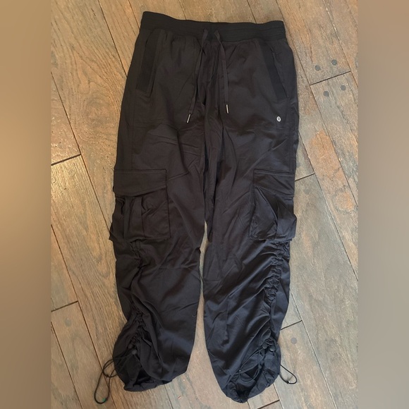 Lululemon dance studio jogger cargo pants in black size medium - Picture 2 of 6